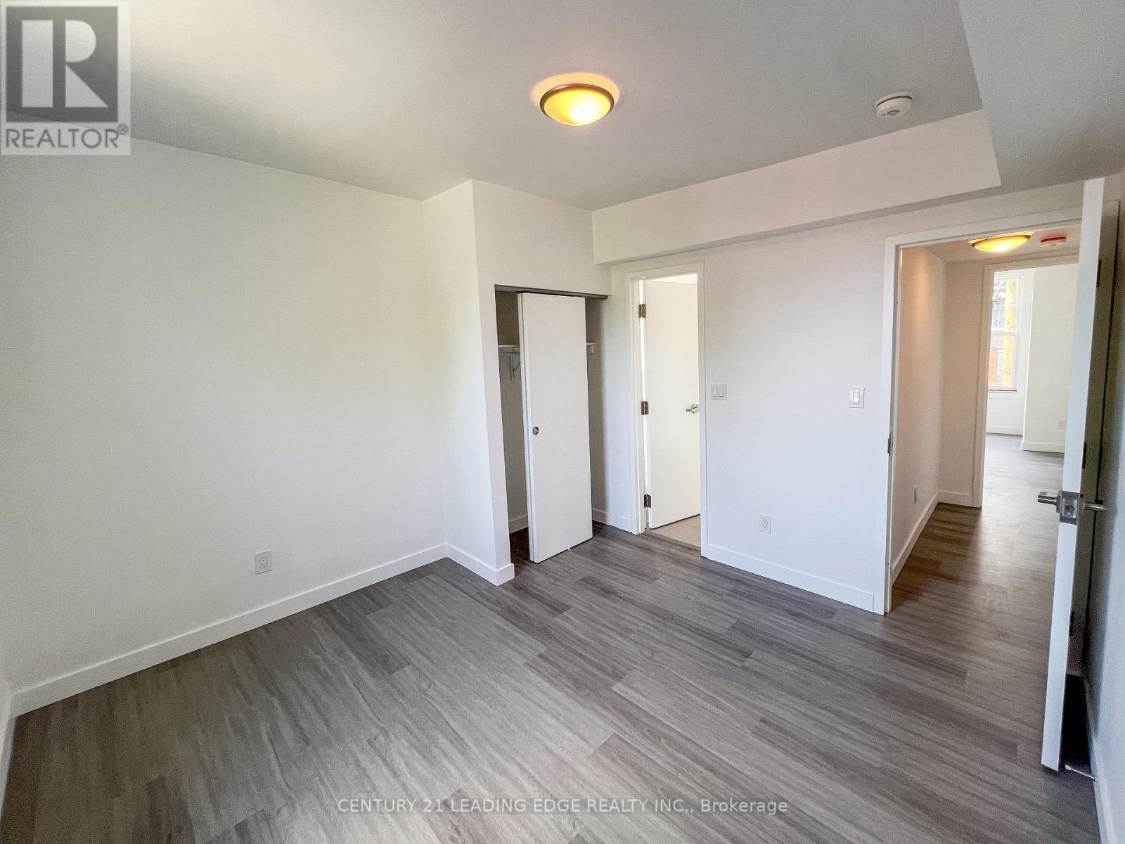 1 - 1a Leonard Avenue, Toronto, Ontario  M5T 2P8 - Photo 2 - C12544482