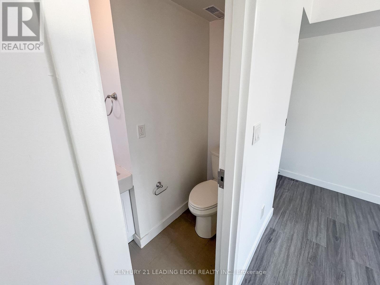 1 - 1a Leonard Avenue, Toronto, Ontario  M5T 2P8 - Photo 7 - C12544482