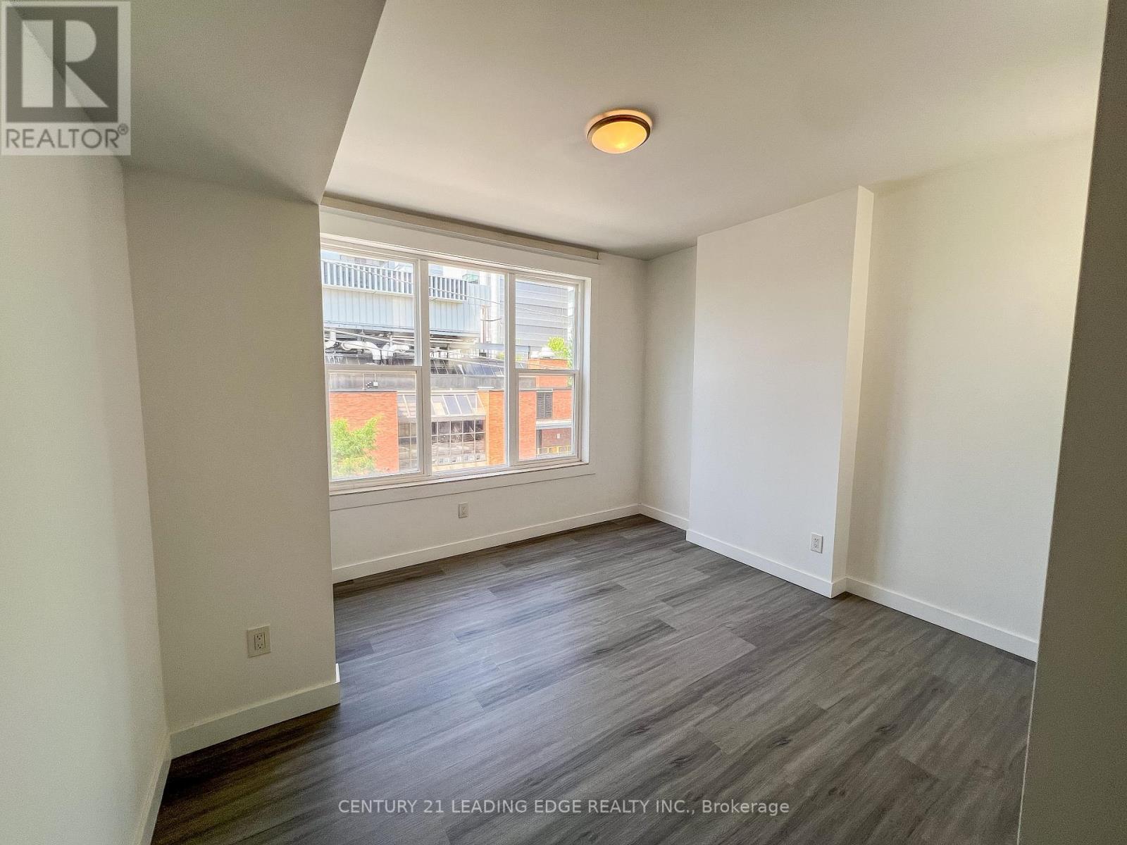 1 - 1a Leonard Avenue, Toronto, Ontario  M5T 2P8 - Photo 9 - C12544482