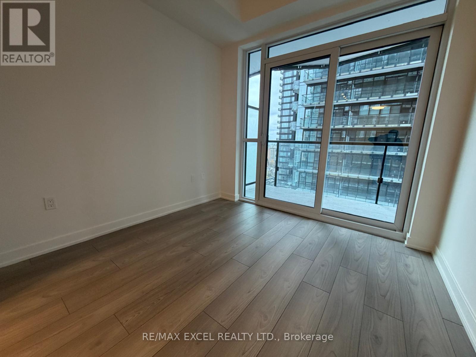 1307 - 120 Broadway Avenue, Toronto, Ontario  M4P 0E9 - Photo 3 - C12544484