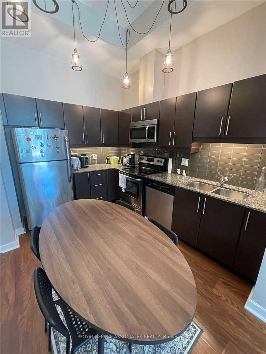 212 - 33 Bay Street, Toronto, Ontario  M5J 2Z3 - Photo 2 - C12544510