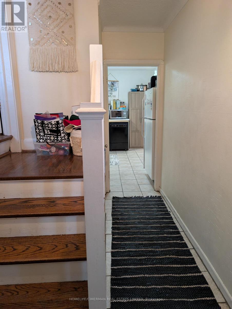 174 Falkirk Street, Toronto, Ontario  M5M 4K6 - Photo 9 - C12544550