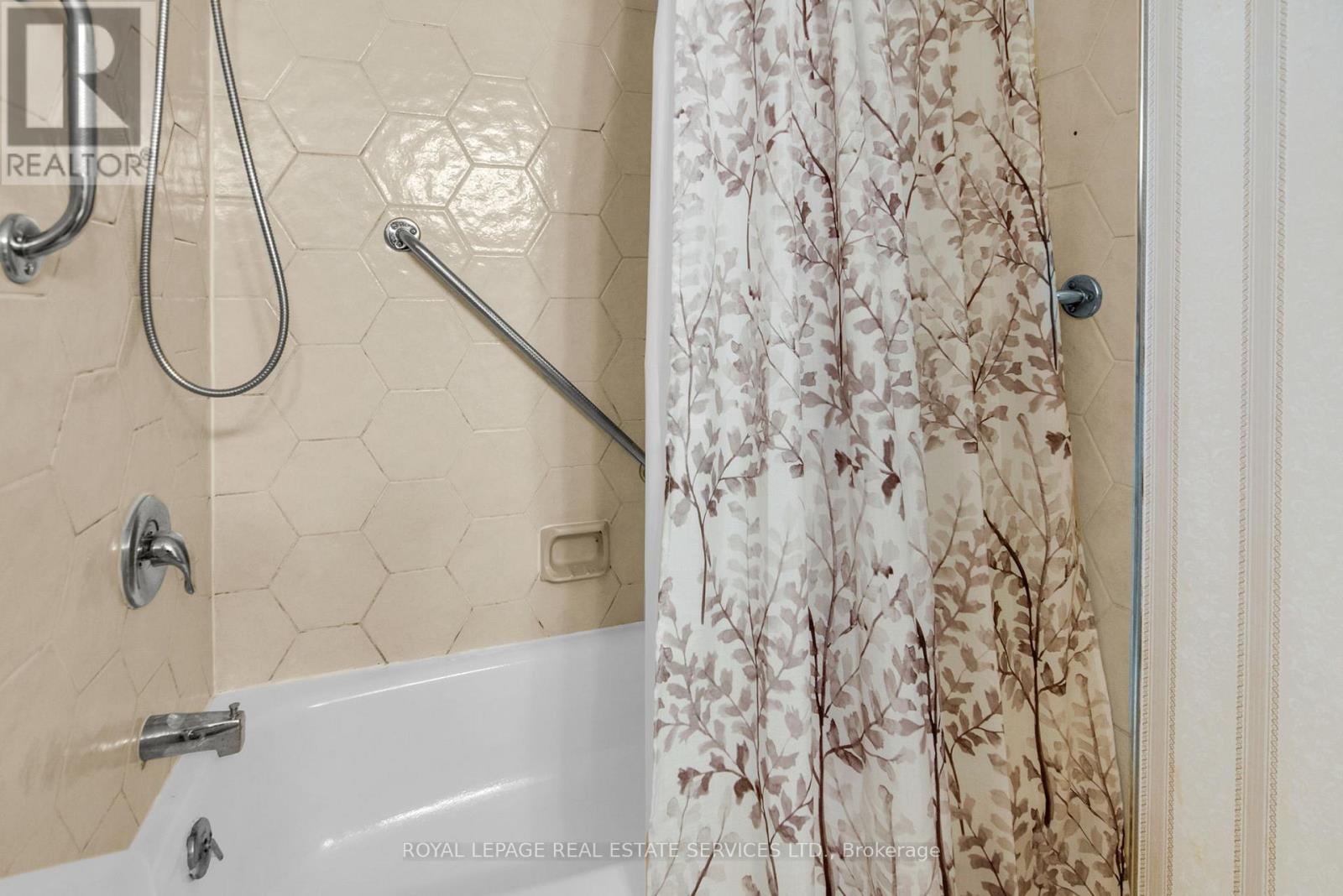 205 - 61 St Clair Avenue W, Toronto, Ontario  M4V 2Y8 - Photo 24 - C12544570