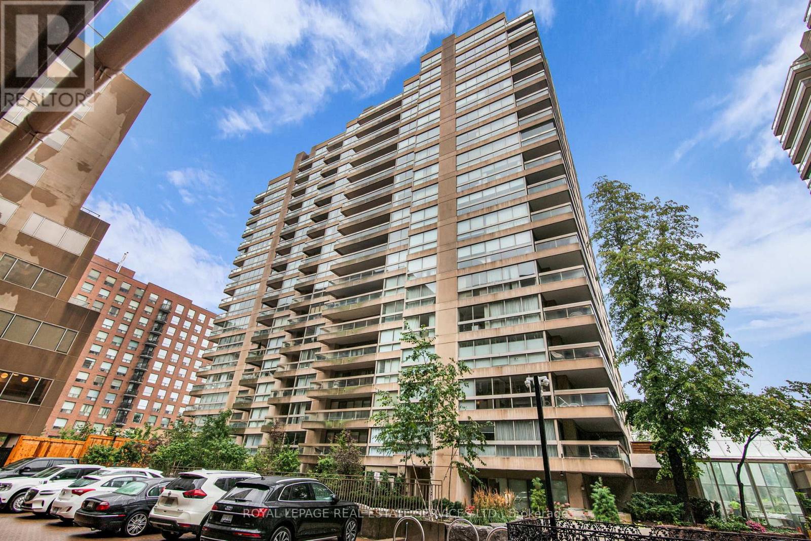 205 - 61 St Clair Avenue W, Toronto, Ontario  M4V 2Y8 - Photo 3 - C12544570