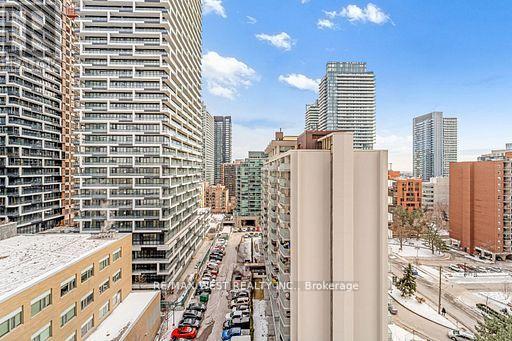 1122 - 70 Roehampton Avenue, Toronto, Ontario  M4P 1R2 - Photo 17 - C12544586