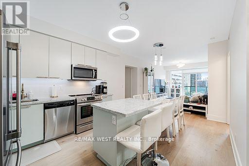 1122 - 70 Roehampton Avenue, Toronto, Ontario  M4P 1R2 - Photo 23 - C12544586