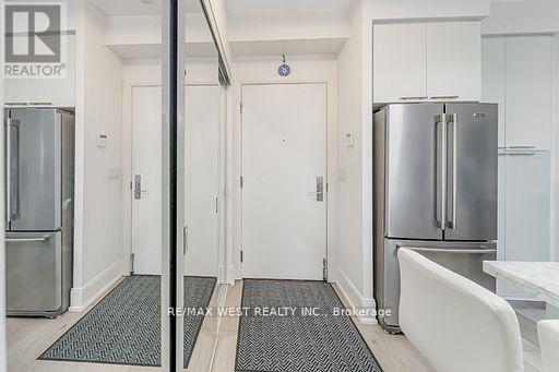 1122 - 70 Roehampton Avenue, Toronto, Ontario  M4P 1R2 - Photo 6 - C12544586