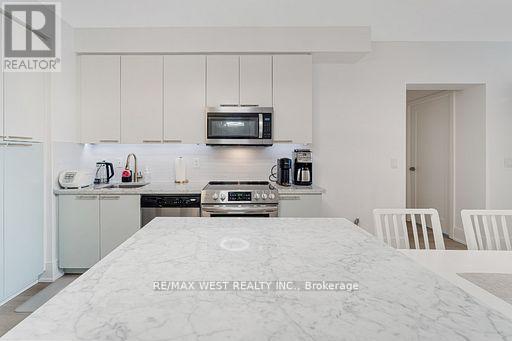 1122 - 70 Roehampton Avenue, Toronto, Ontario  M4P 1R2 - Photo 7 - C12544586