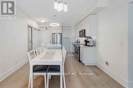 1122 - 70 Roehampton Avenue, Toronto, Ontario  M4P 1R2 - Photo 8 - C12544586