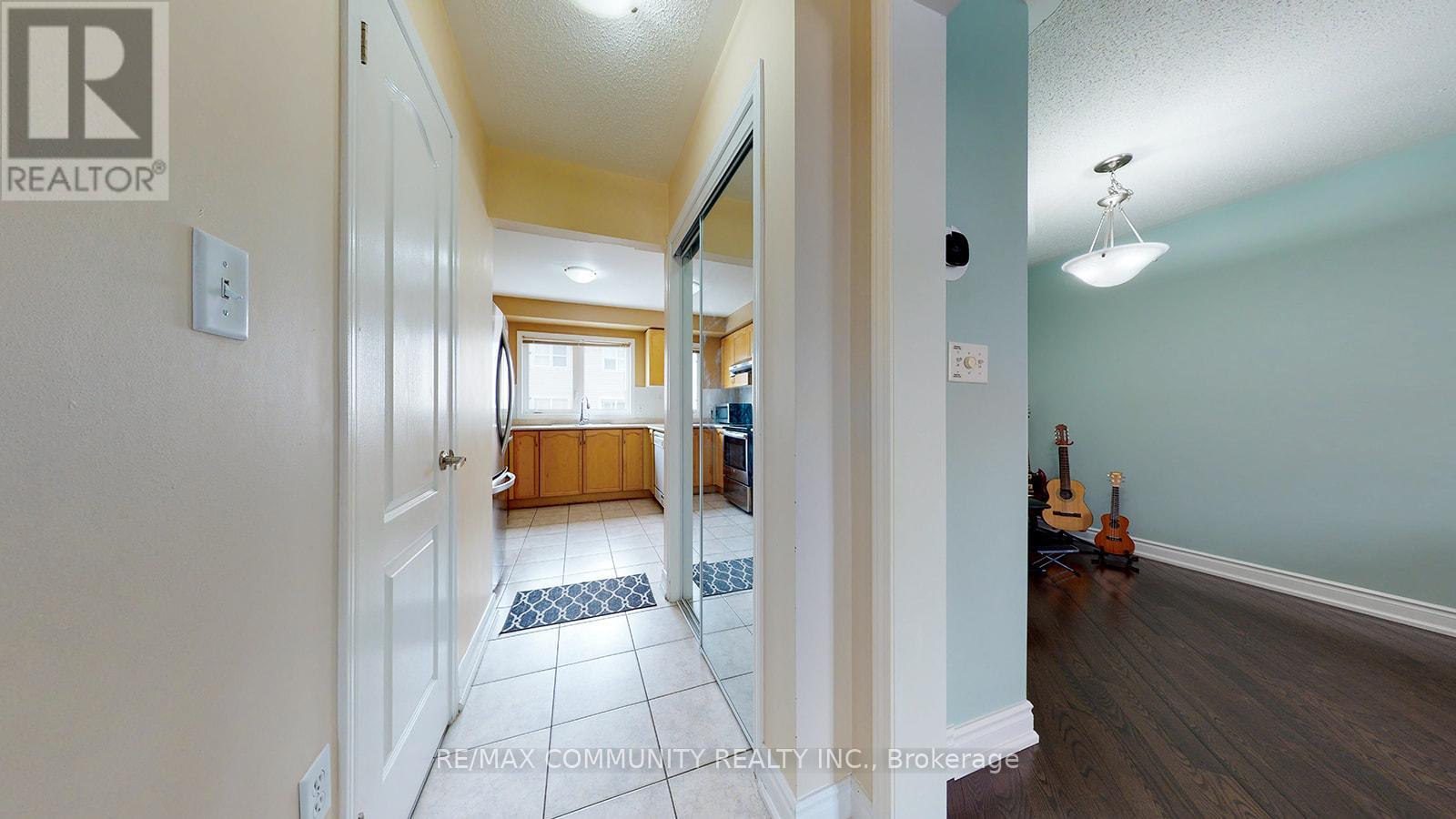 32 Red Fox Place, Toronto, Ontario  M1B 0A9 - Photo 7 - E12544366