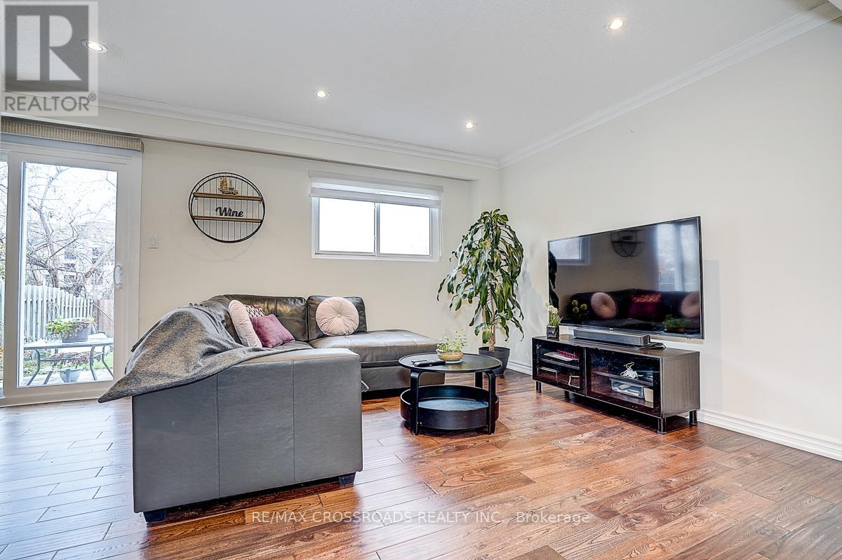 27 Sunburst Square, Toronto, Ontario  M1B 1R3 - Photo 24 - E12544442