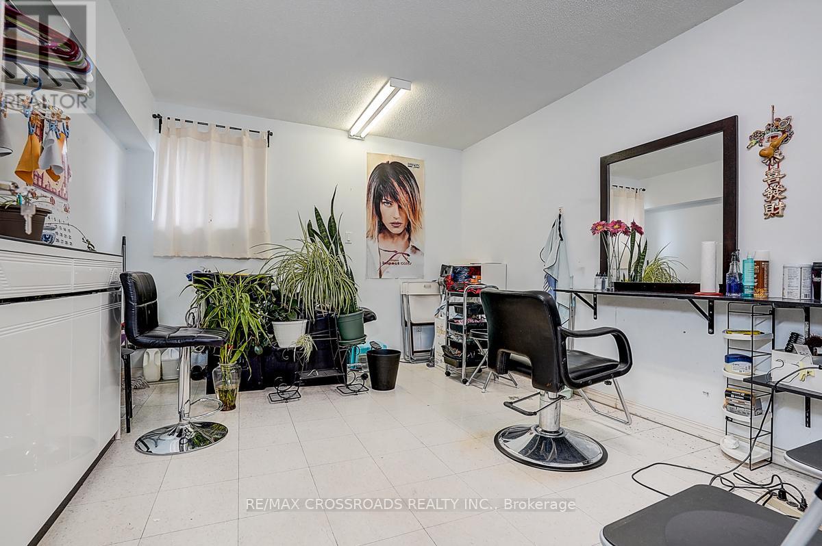 27 Sunburst Square, Toronto, Ontario  M1B 1R3 - Photo 5 - E12544442