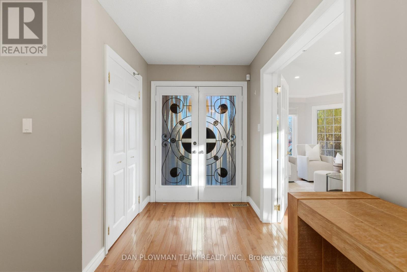 8 Aldcroft Crescent, Clarington, Ontario  L1C 4P1 - Photo 4 - E12544560