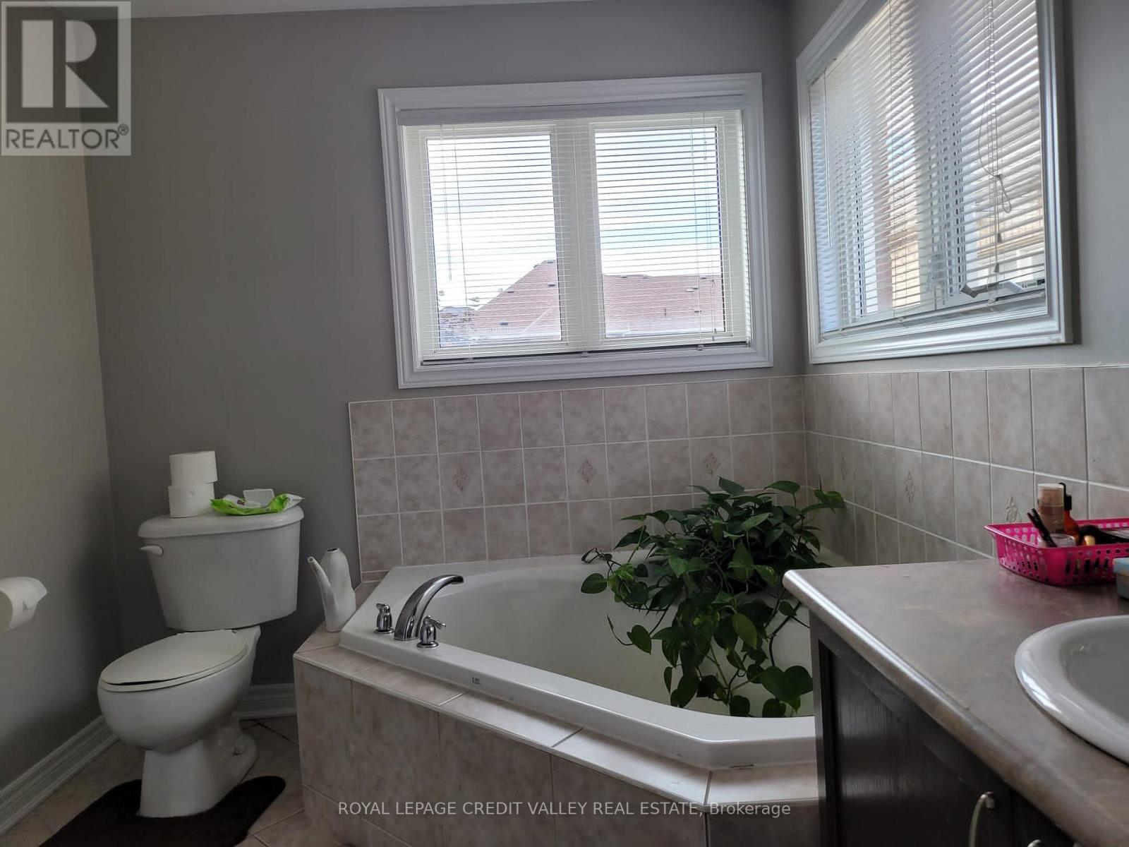 38 Brahm Court, Vaughan, Ontario L4H 0V3 - Photo 24 - N12544318