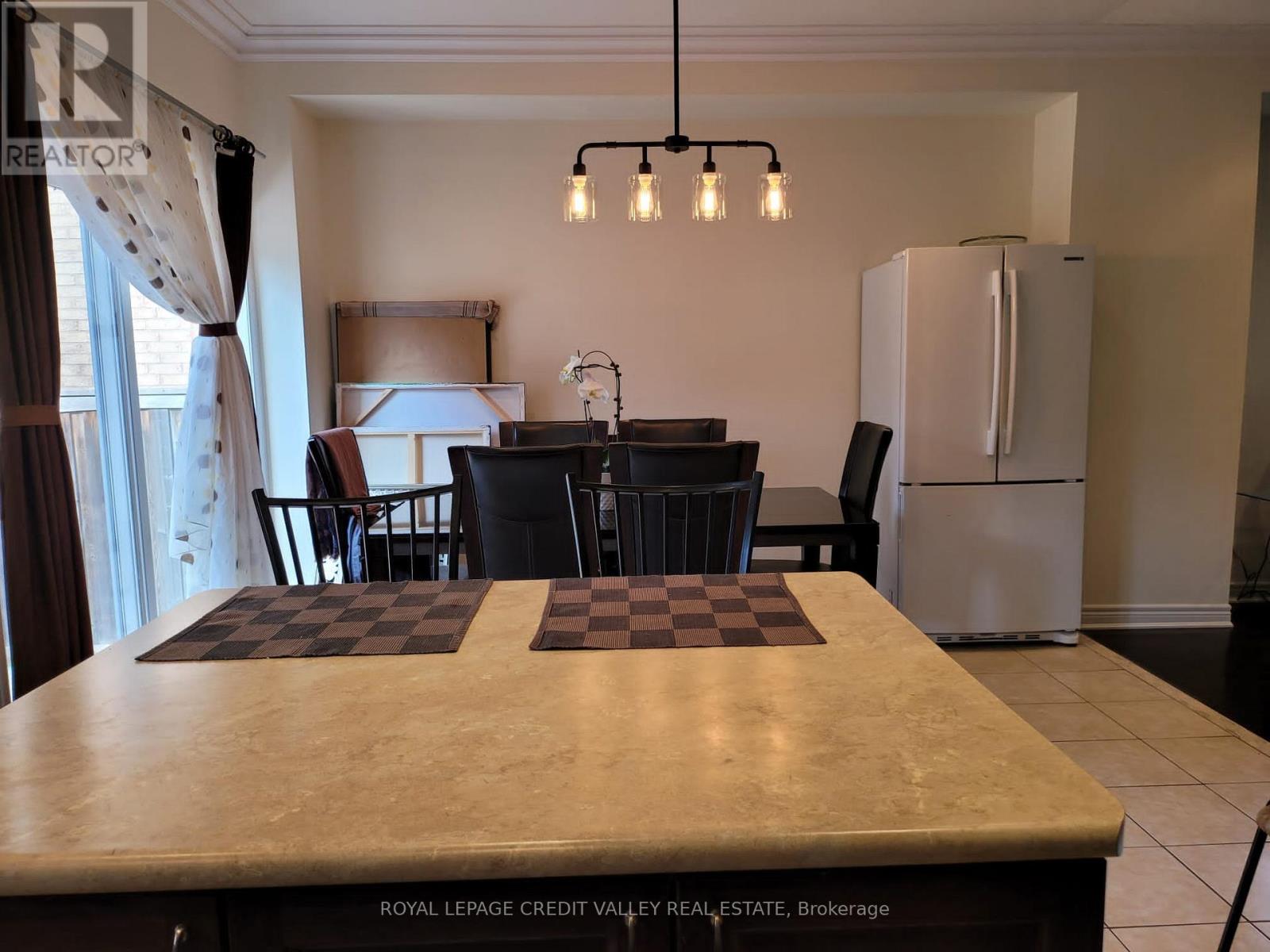 38 Brahm Court, Vaughan, Ontario L4H 0V3 - Photo 7 - N12544318