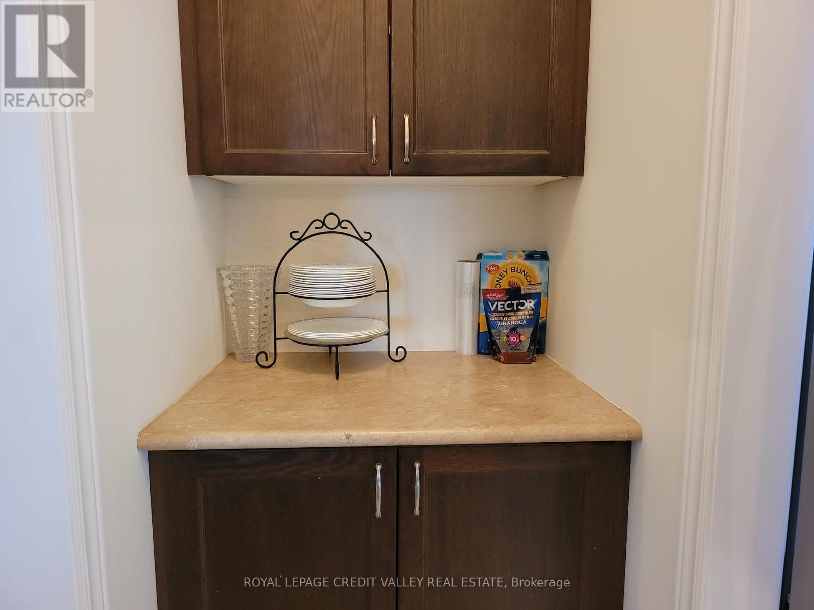 38 Brahm Court, Vaughan, Ontario L4H 0V3 - Photo 9 - N12544318