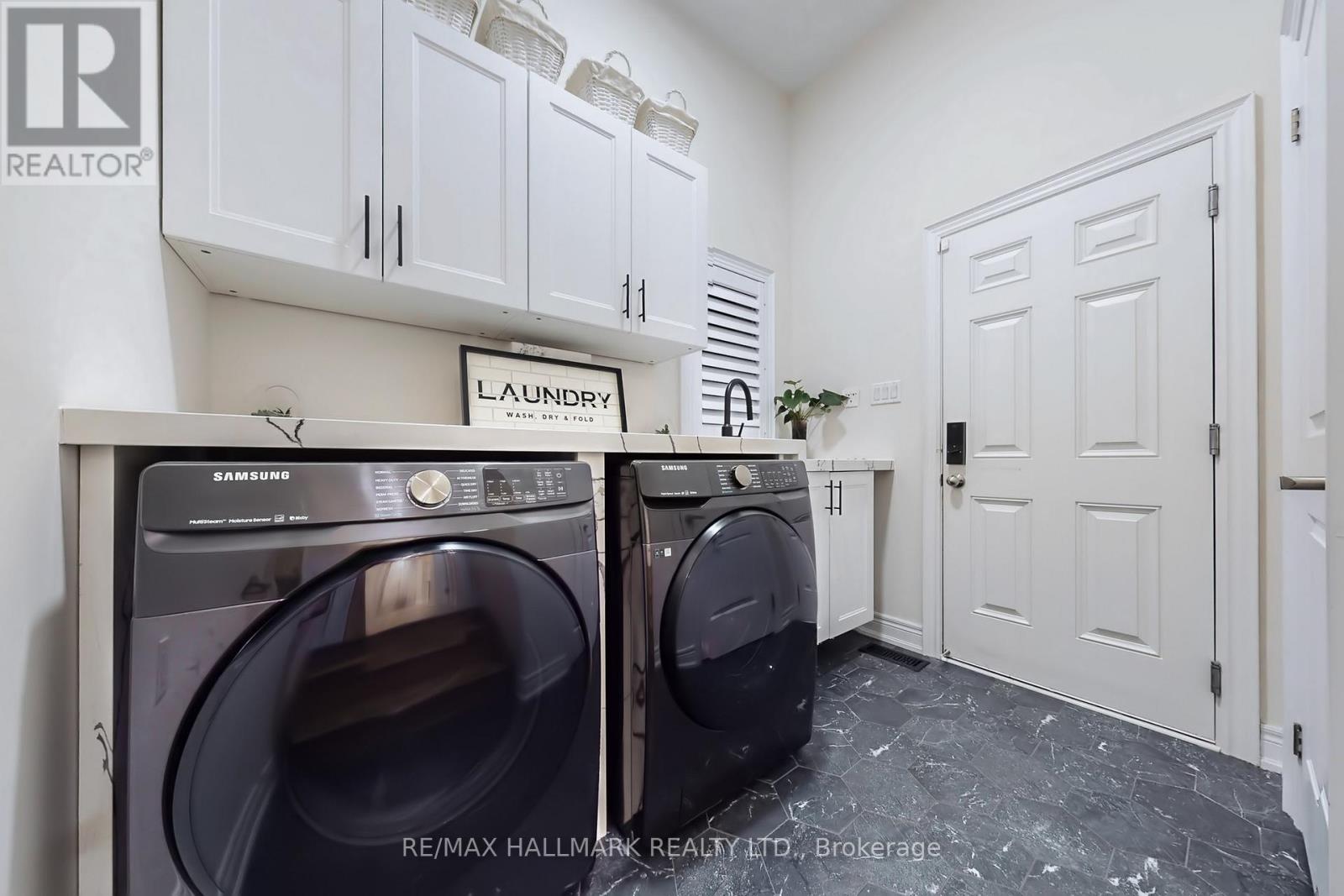 1009 Langford Boulevard, Bradford West Gwillimbury, Ontario L3Z 4K9 - Photo 17 - N12544340