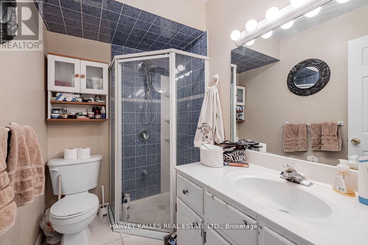 82 Poplar Crescent, Aurora, Ontario L4G 3L3 - Photo 12 - N12544398