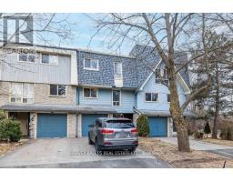 82 POPLAR CRESCENT, Aurora, Ontario