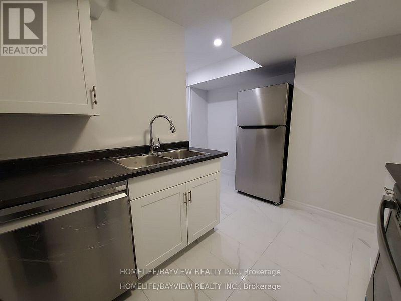 Lower - 644 Mcbean Avenue, Newmarket, Ontario  L3X 2J5 - Photo 8 - N12544462