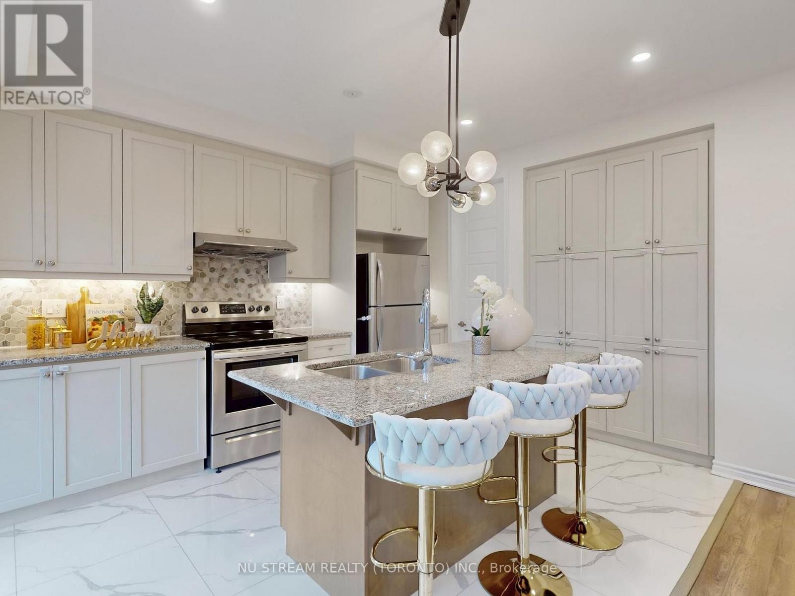 38 William F.bell Parkway, Richmond Hill, Ontario  L4S 0K1 - Photo 10 - N12544466