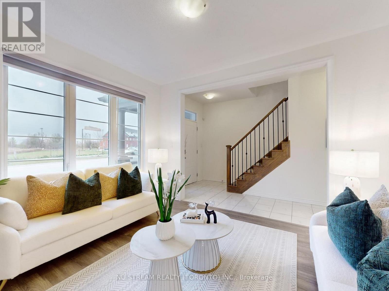 38 William F.bell Parkway, Richmond Hill, Ontario  L4S 0K1 - Photo 5 - N12544466