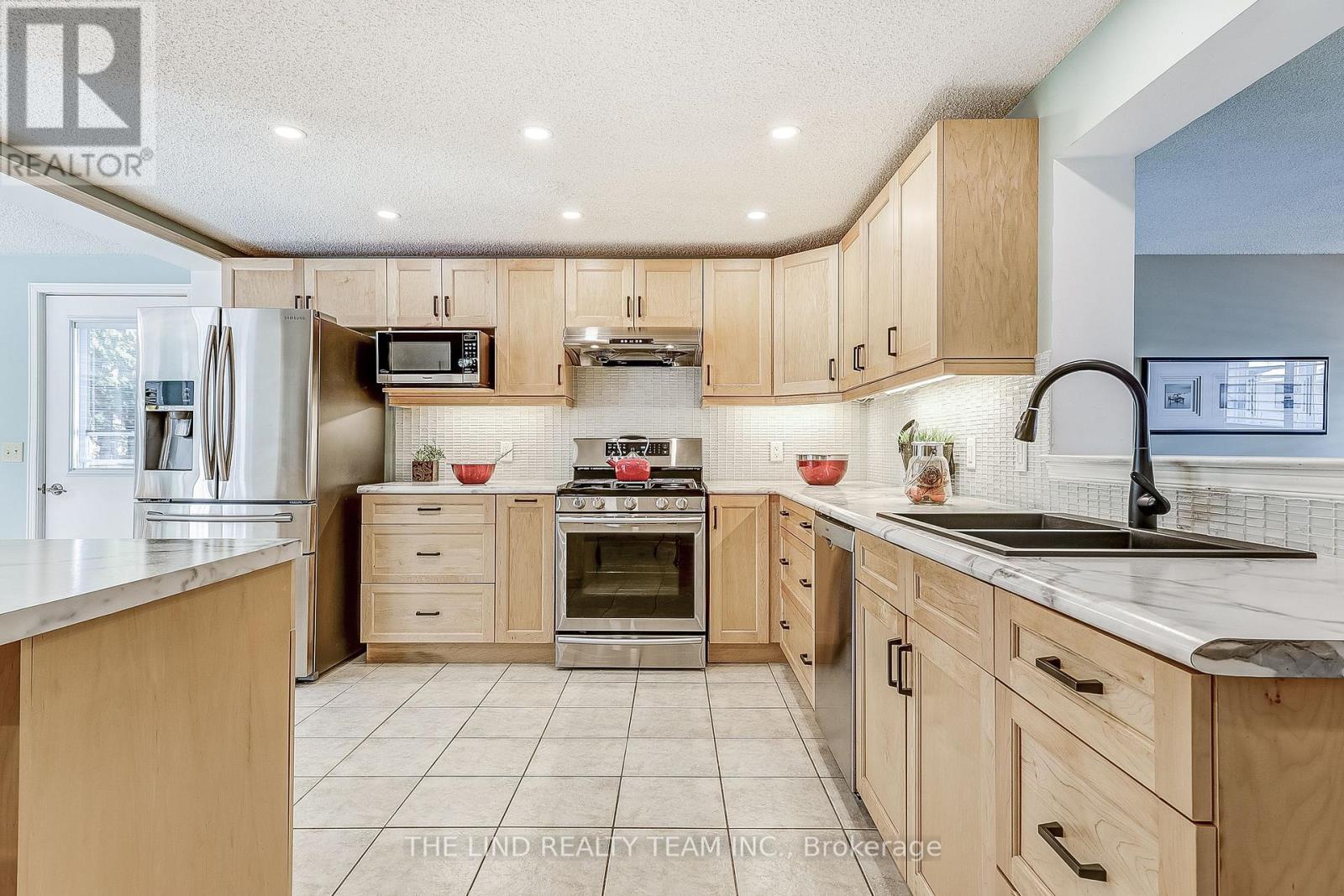 272 Jeff Smith Court, Newmarket, Ontario  L3Y 8C5 - Photo 13 - N12544552