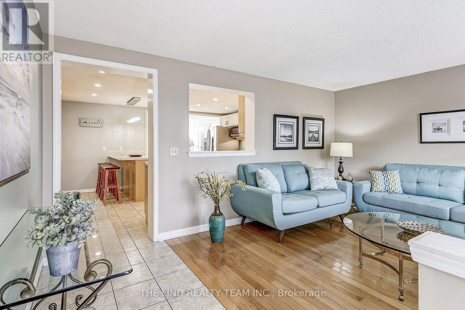 272 Jeff Smith Court, Newmarket, Ontario  L3Y 8C5 - Photo 6 - N12544552