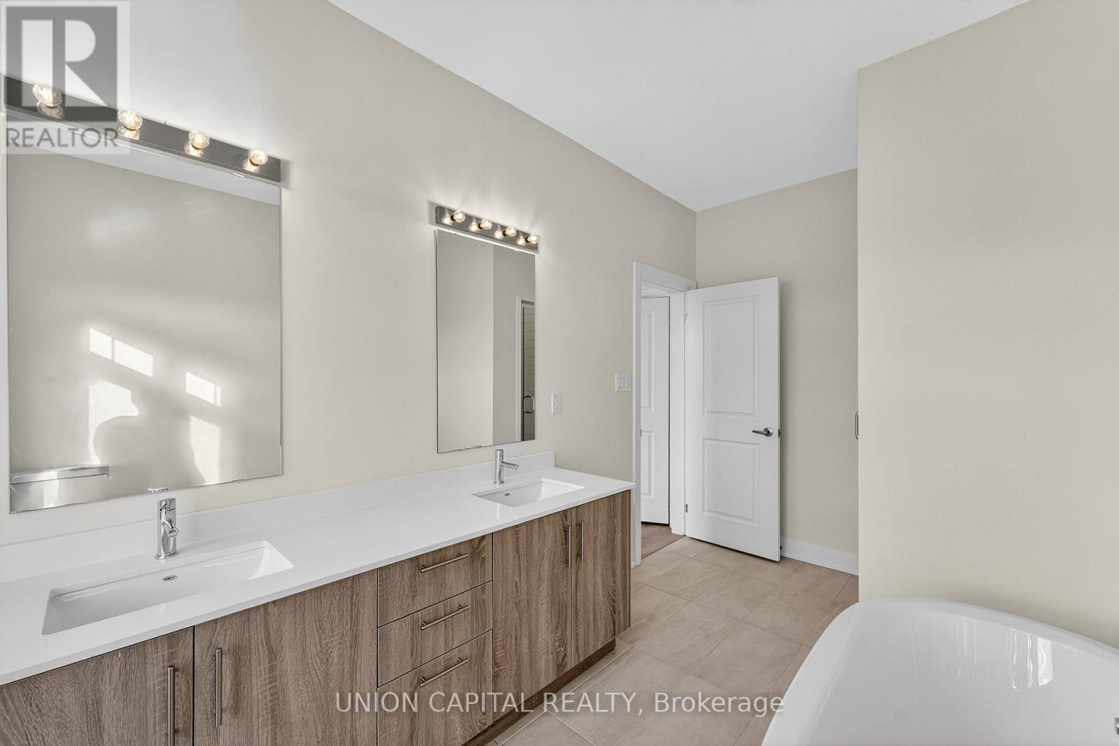 181 Seguin Street, Richmond Hill, Ontario  L4E 1N3 - Photo 31 - N12544564