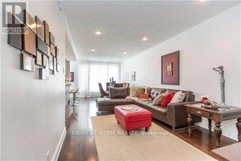 Upper - 326 Taylor Mills Drive N, Richmond Hill, Ontario  L4C 2T9 - Photo 5 - N12544580