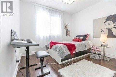 Upper - 326 Taylor Mills Drive N, Richmond Hill, Ontario  L4C 2T9 - Photo 8 - N12544580