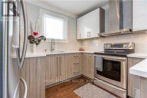 Upper - 326 Taylor Mills Drive N, Richmond Hill, Ontario  L4C 2T9 - Photo 9 - N12544580