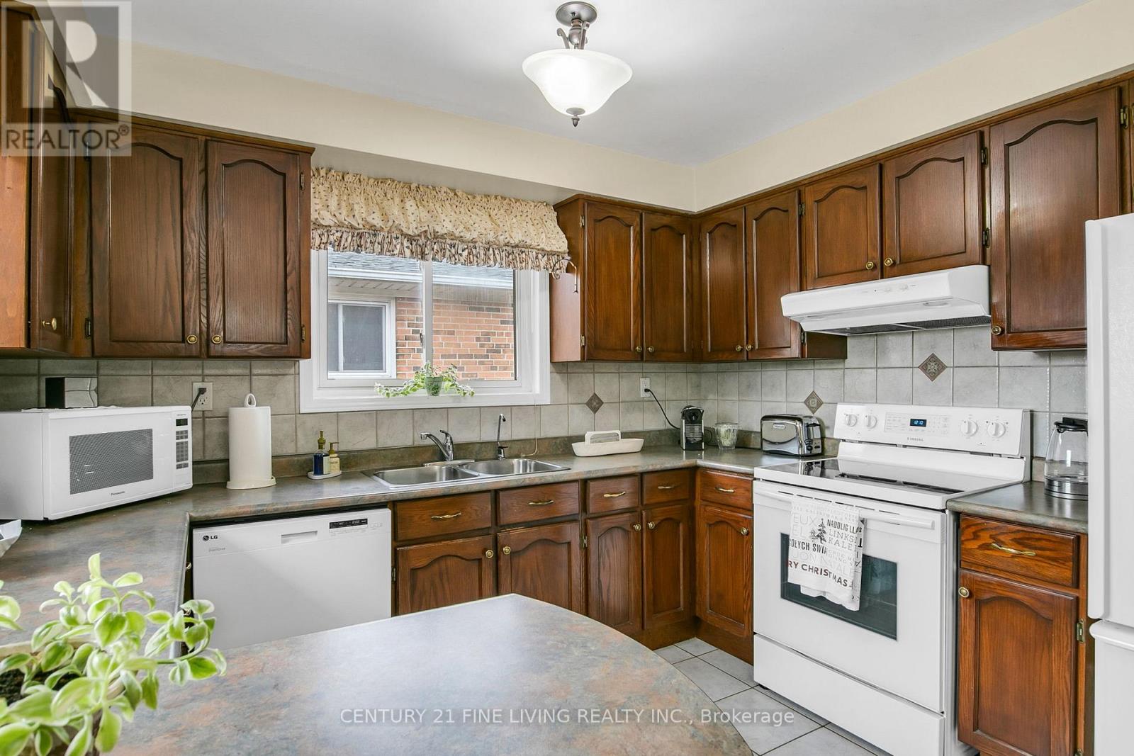 431 Woodbridge Avenue, Vaughan, Ontario  L4L 2T3 - Photo 19 - N12544582