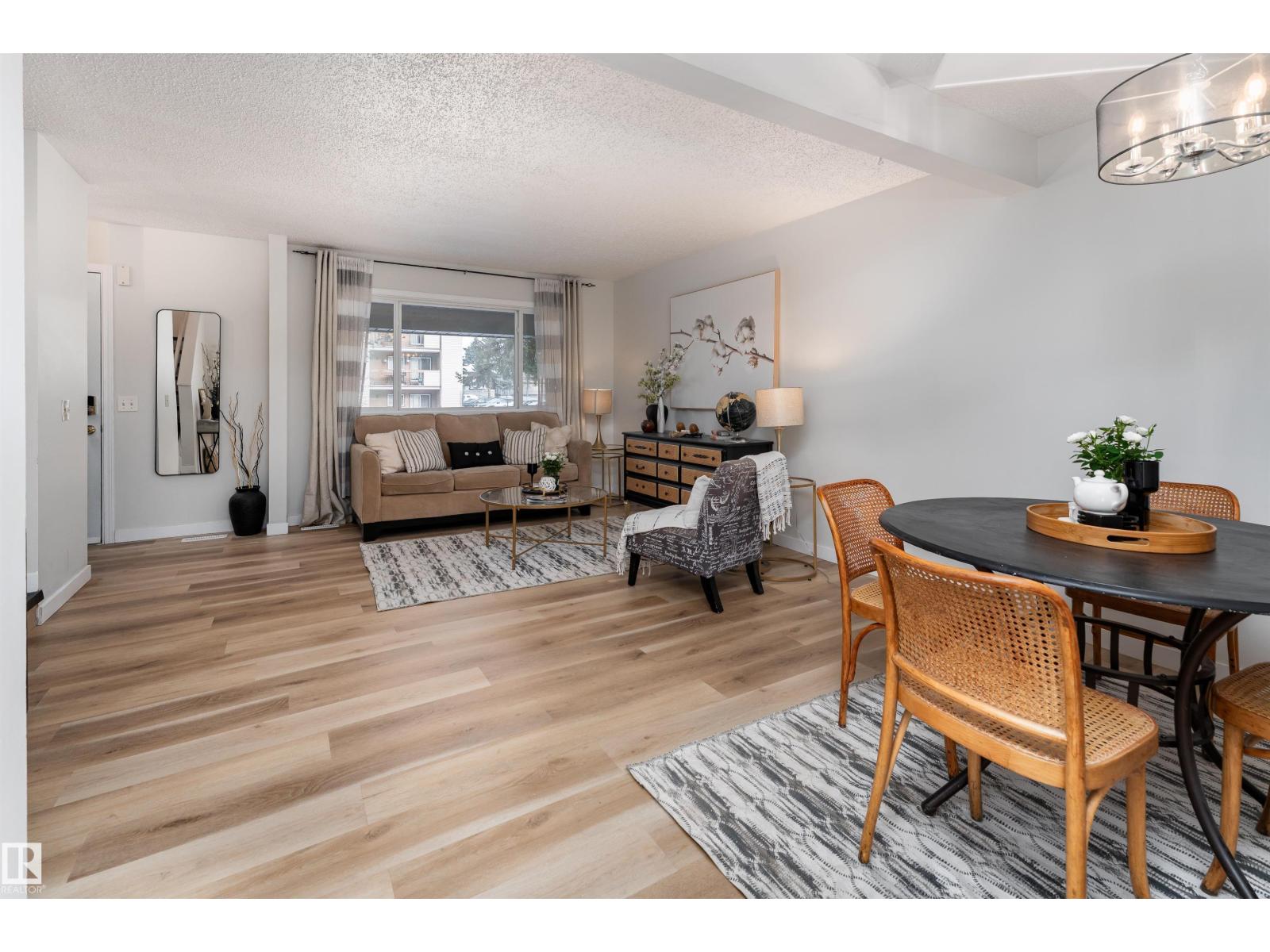 2909 139 Av Nw, Edmonton, Alberta  T5Y 2B3 - Photo 7 - E4465281