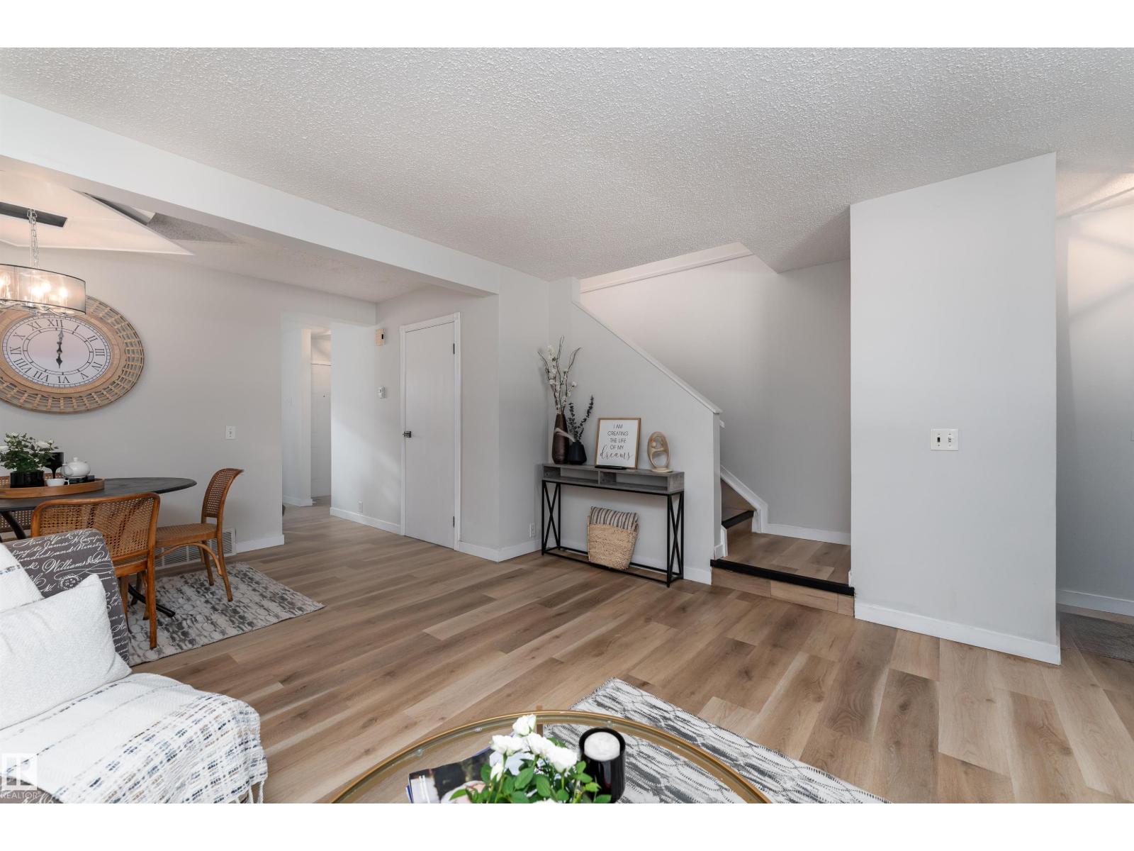 2909 139 Av Nw, Edmonton, Alberta  T5Y 2B3 - Photo 5 - E4465281