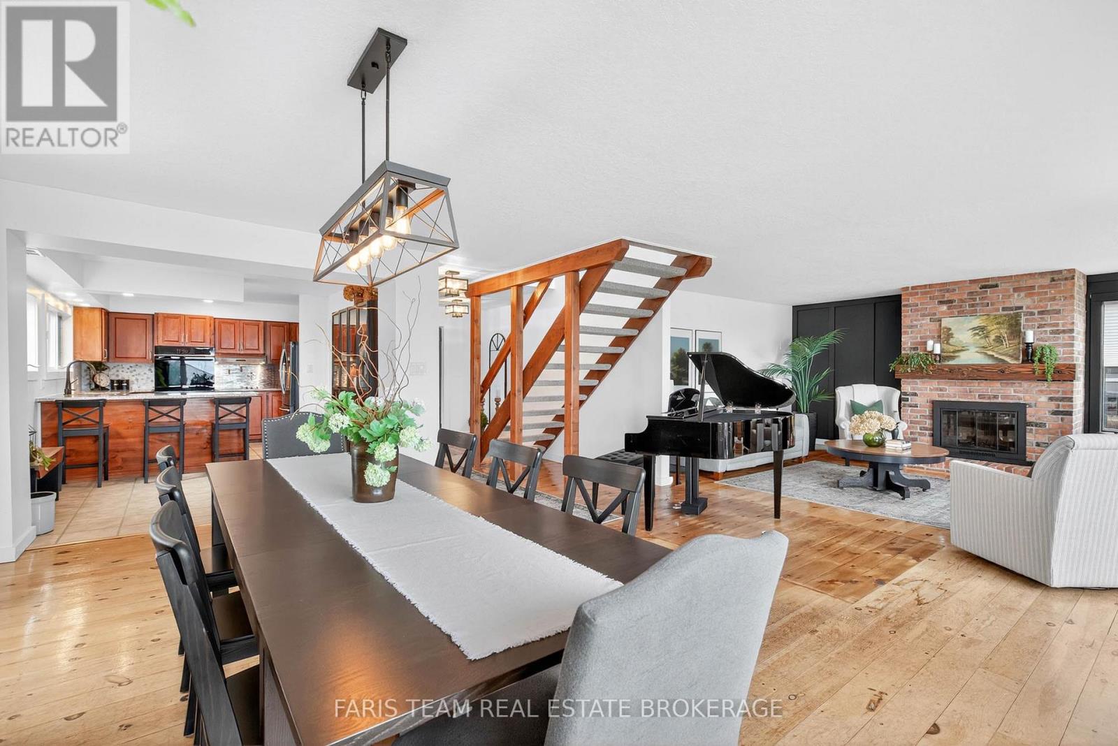 238 Robins Point Road, Tay, Ontario  L0K 2A0 - Photo 11 - S12544504