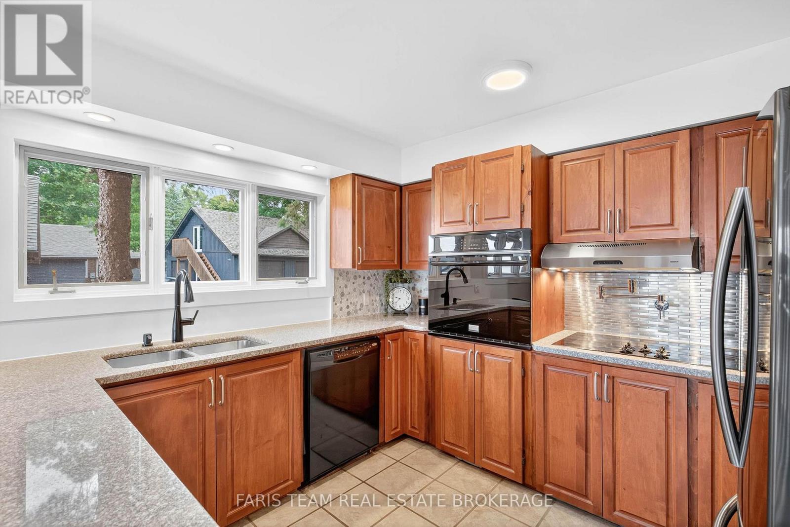 238 Robins Point Road, Tay, Ontario  L0K 2A0 - Photo 9 - S12544504