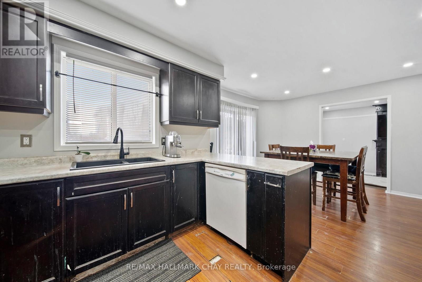 56 Hubbert Crescent, Barrie, Ontario  L4N 9M4 - Photo 14 - S12544554