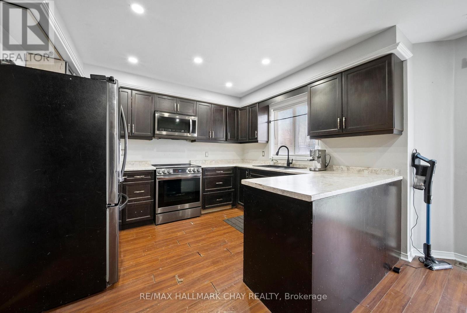 56 Hubbert Crescent, Barrie, Ontario  L4N 9M4 - Photo 15 - S12544554