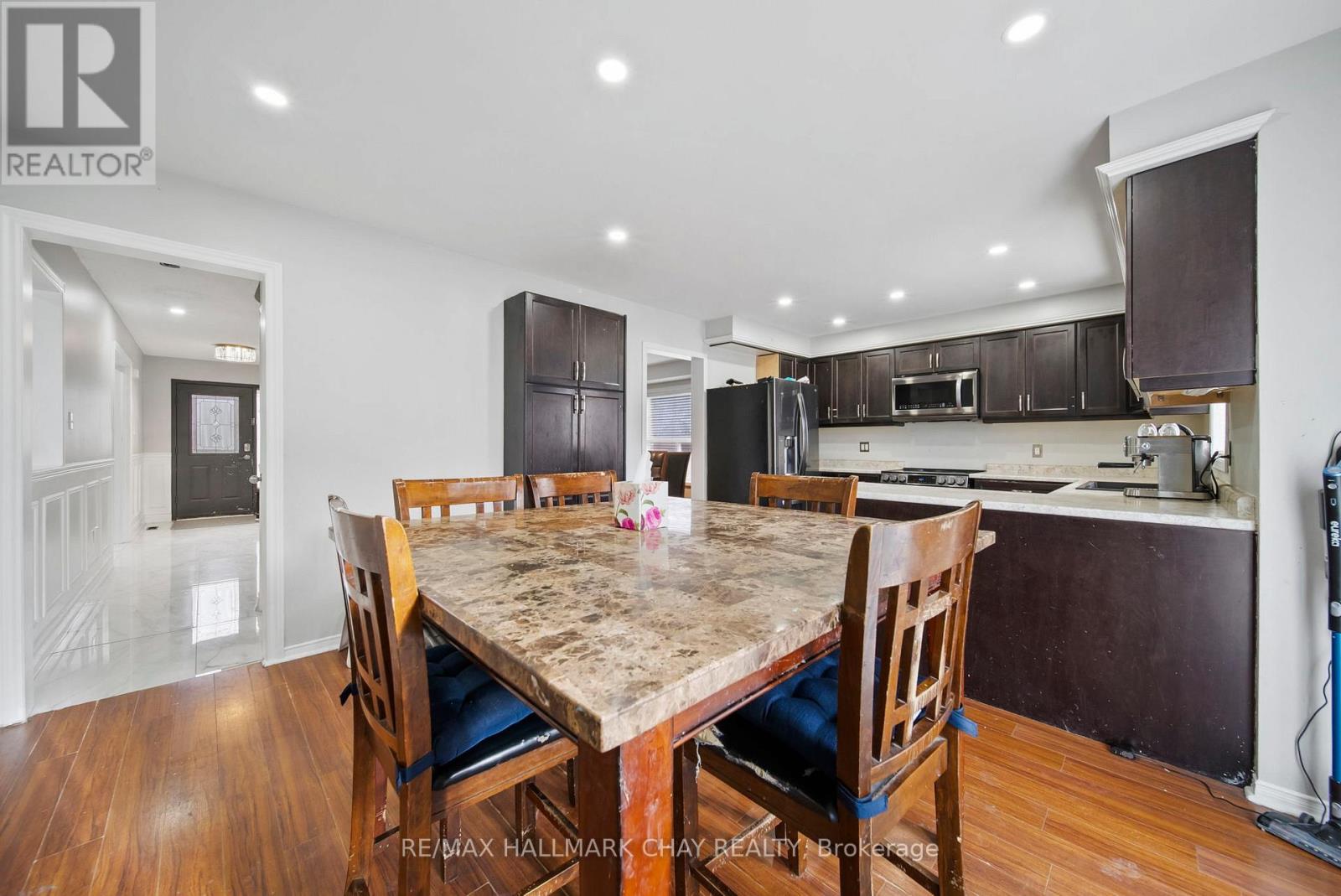 56 Hubbert Crescent, Barrie, Ontario  L4N 9M4 - Photo 16 - S12544554