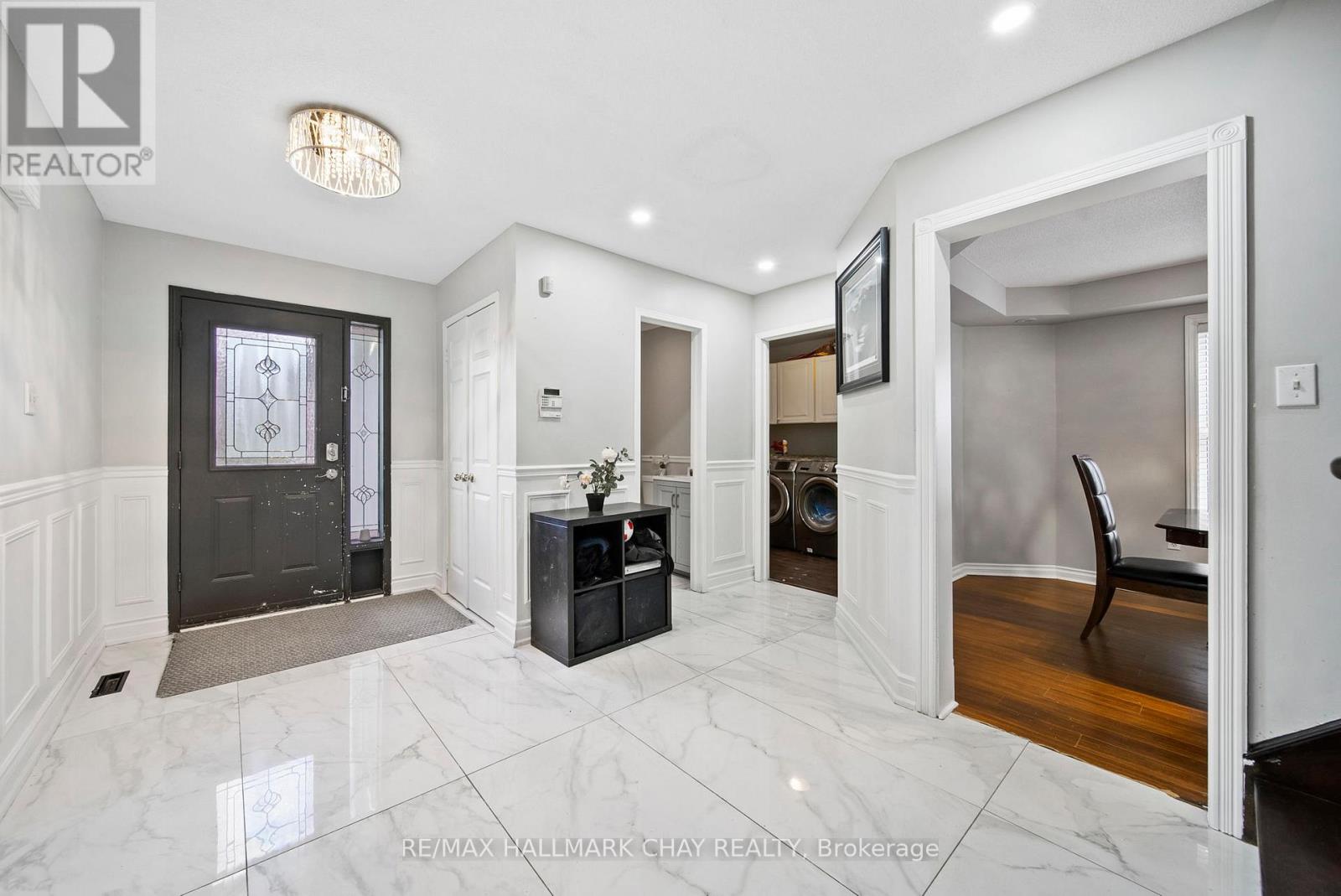 56 Hubbert Crescent, Barrie, Ontario  L4N 9M4 - Photo 4 - S12544554