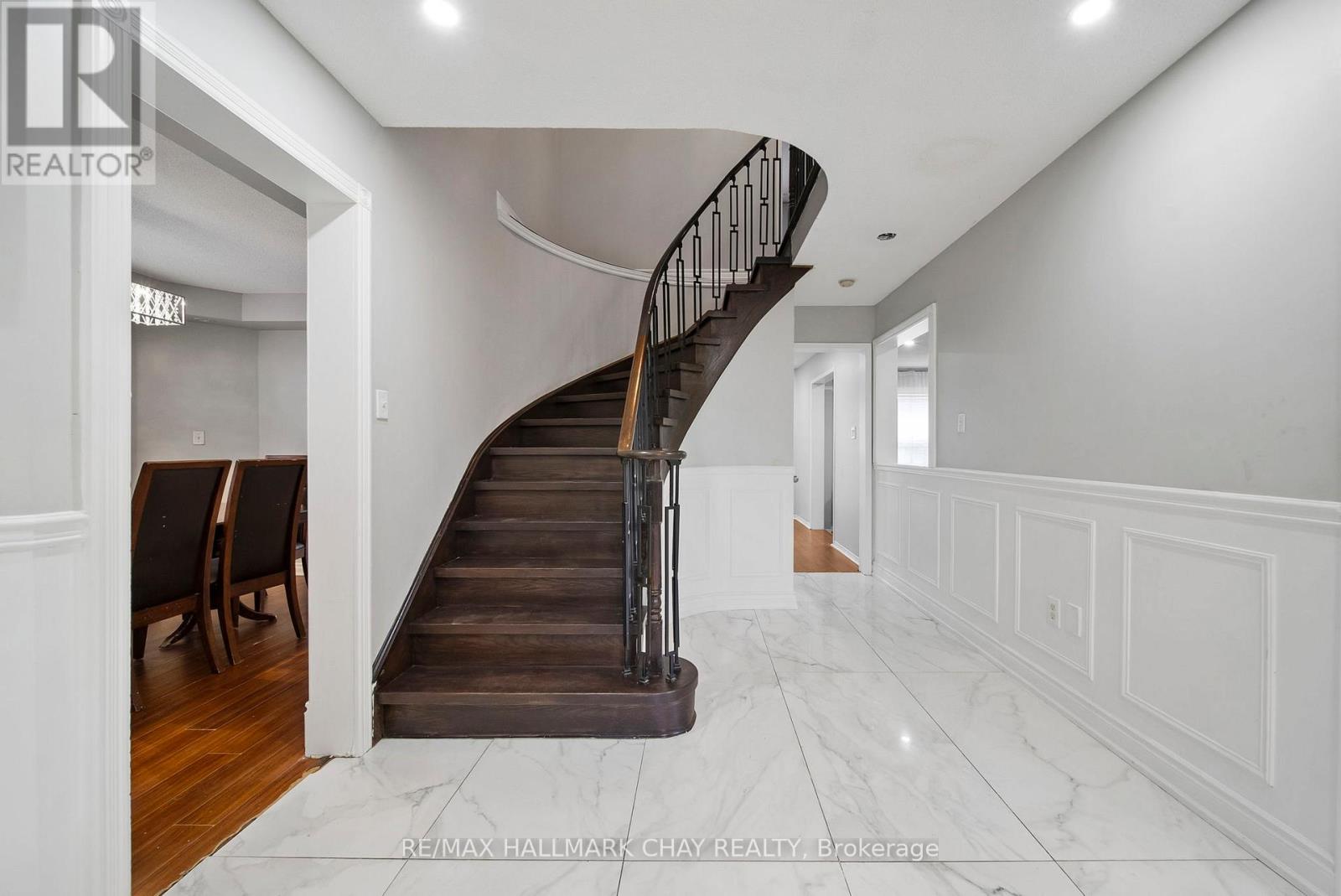 56 Hubbert Crescent, Barrie, Ontario  L4N 9M4 - Photo 6 - S12544554