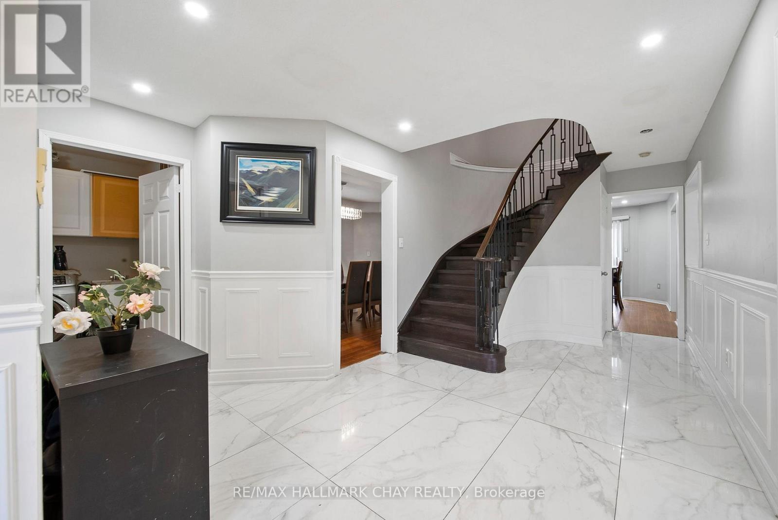 56 Hubbert Crescent, Barrie, Ontario  L4N 9M4 - Photo 7 - S12544554