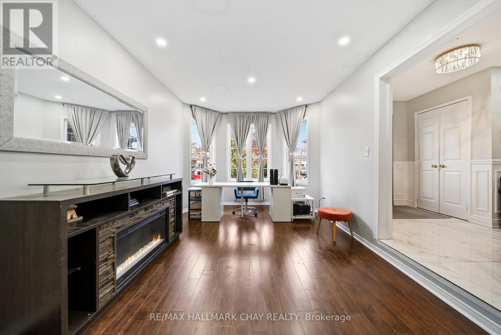 56 Hubbert Crescent, Barrie, Ontario  L4N 9M4 - Photo 8 - S12544554