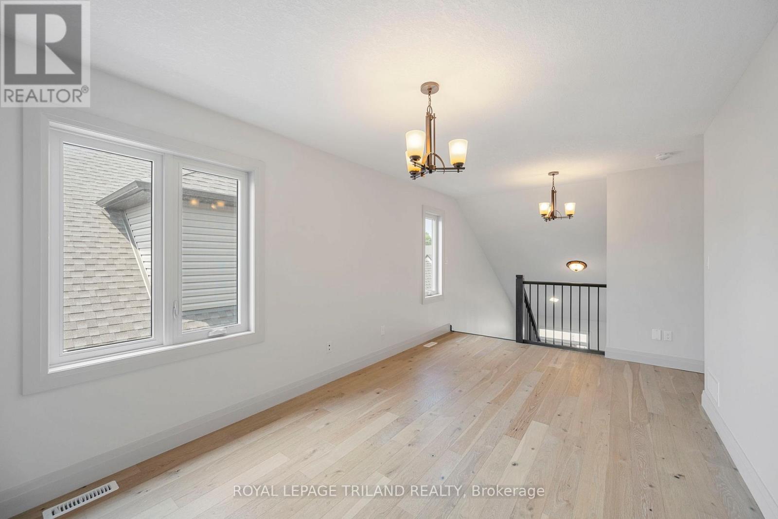 54 Compass Trail, Central Elgin, Ontario N5L 0B4 - Photo 19 - X12544610