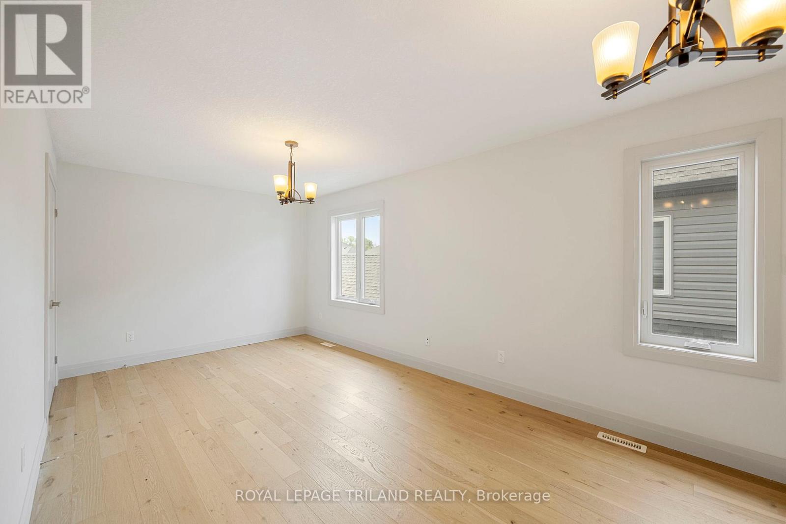 54 Compass Trail, Central Elgin, Ontario N5L 0B4 - Photo 21 - X12544610