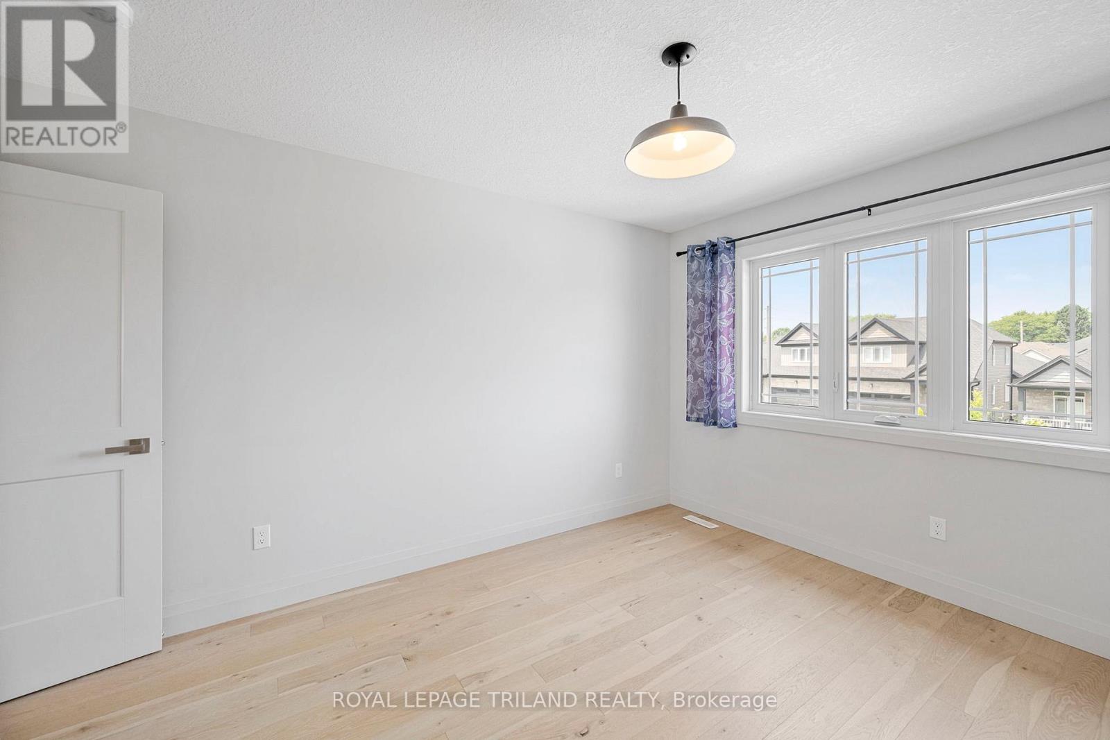 54 Compass Trail, Central Elgin, Ontario N5L 0B4 - Photo 26 - X12544610