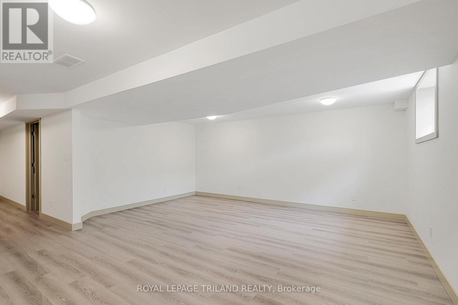 54 Compass Trail, Central Elgin, Ontario N5L 0B4 - Photo 32 - X12544610