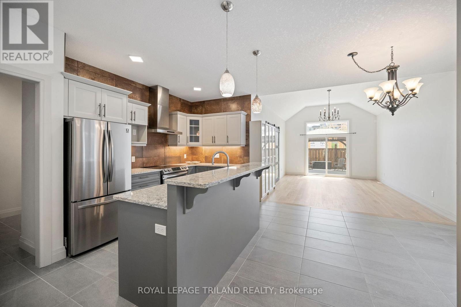 54 Compass Trail, Central Elgin, Ontario N5L 0B4 - Photo 7 - X12544610