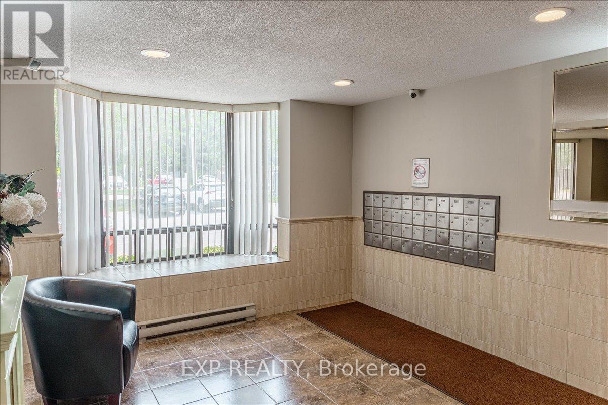 101 - 75 Huxley Street, London South, Ontario  N6J 4W7 - Photo 6 - X12544682